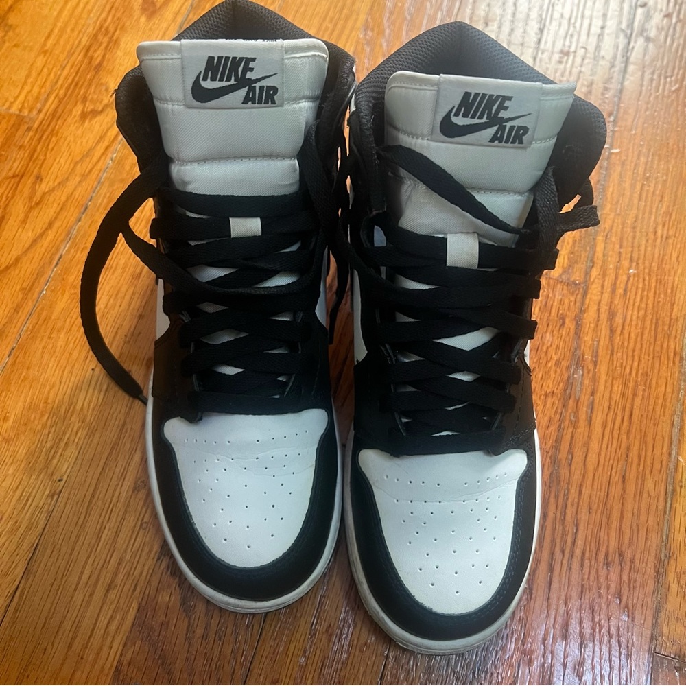 Nike Jordan 1 gs size 6